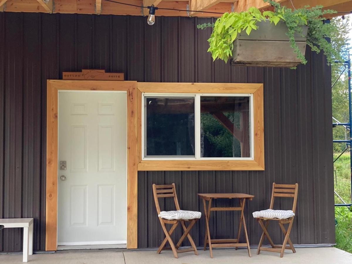 Вилла Battle Creek Ranch, Wells Gray Park Клируотер Экстерьер фото